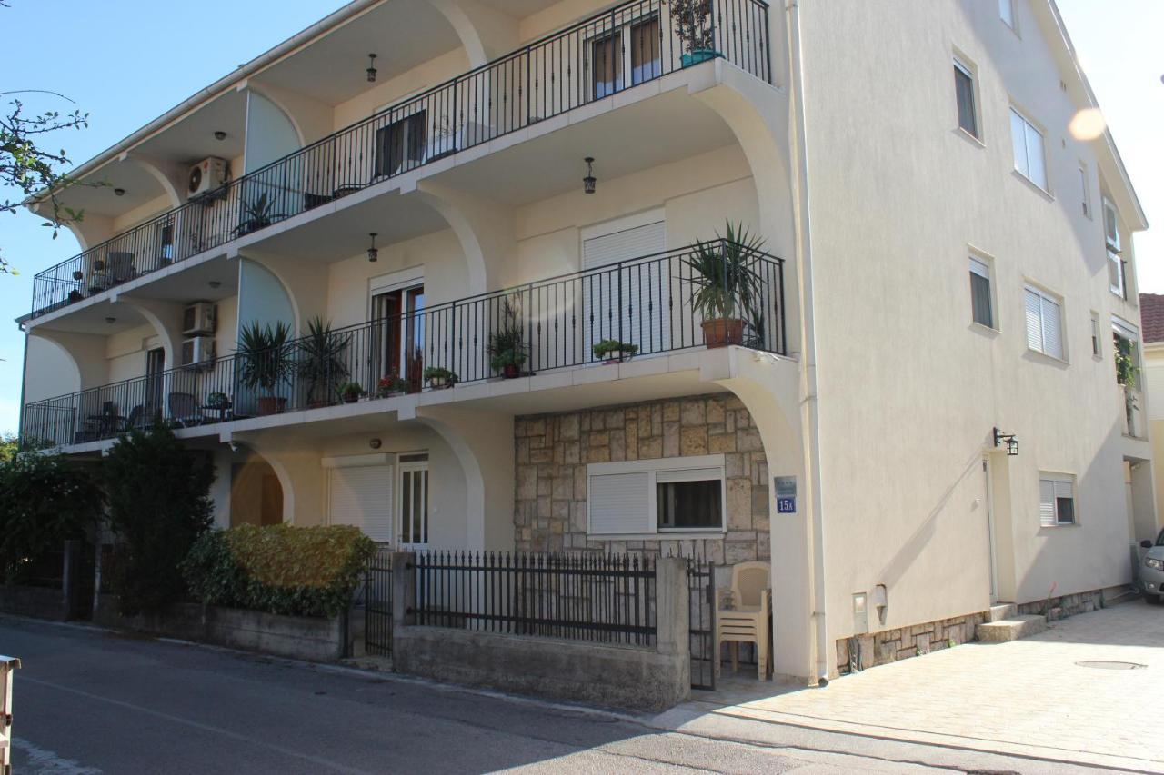 Apartmani Franovic Tivat Ngoại thất bức ảnh