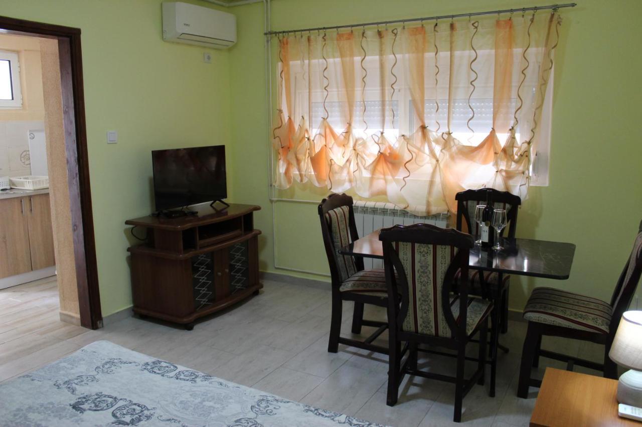 Apartmani Franovic Tivat Ngoại thất bức ảnh